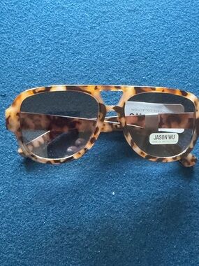 Jason Wu Tortoise Pattern Sunglasses - Brown lenses -unisex but under women’s 🤎